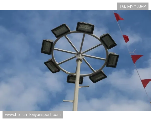 足球场馆智慧灯光系统实现智能调控,足球场照明灯具布置